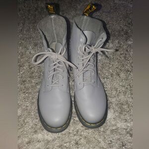 Dr Martens Pascal Virginia Boot 8
